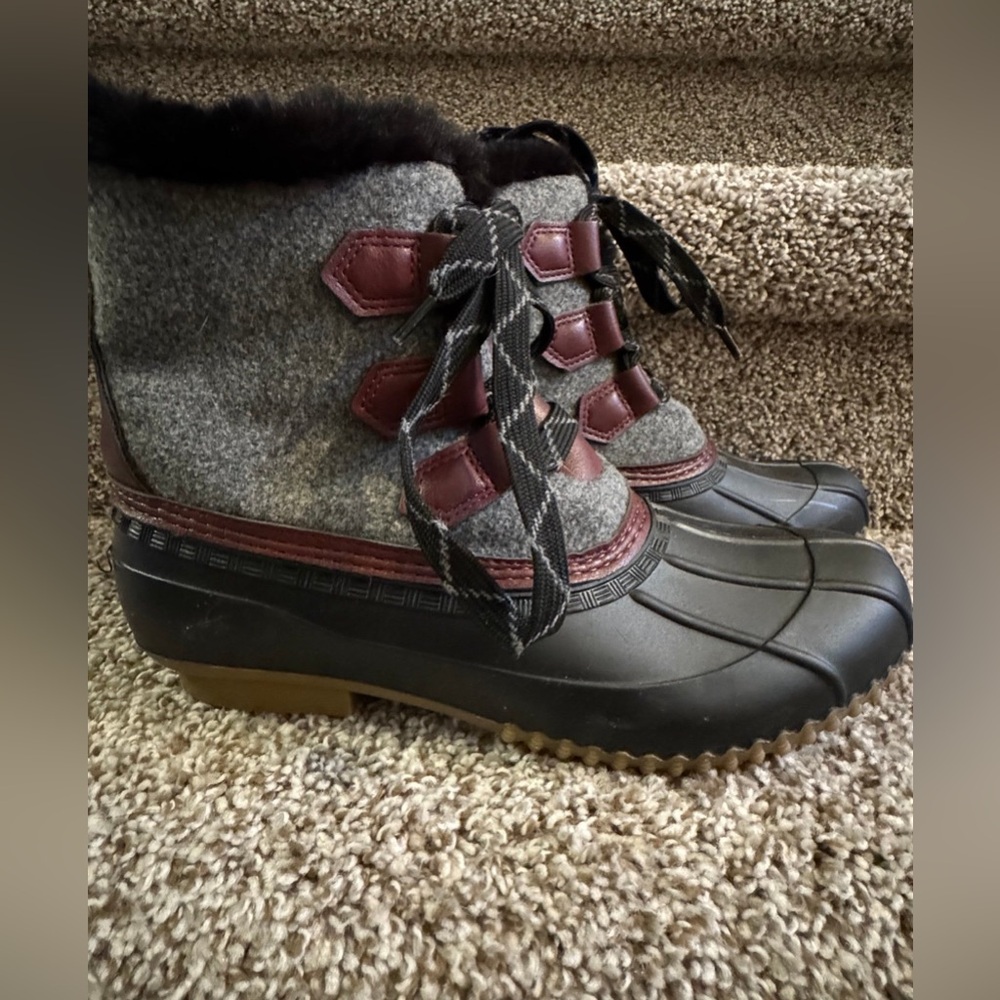 Maurice’s snow boots